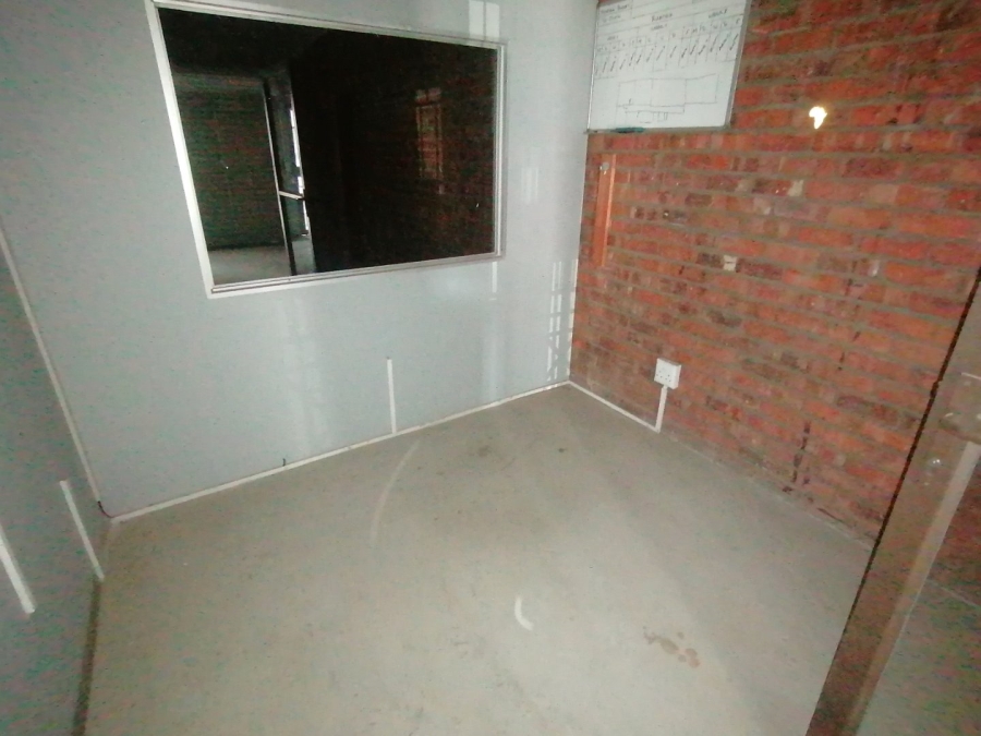 To Let commercial Property for Rent in Oranjesig Free State